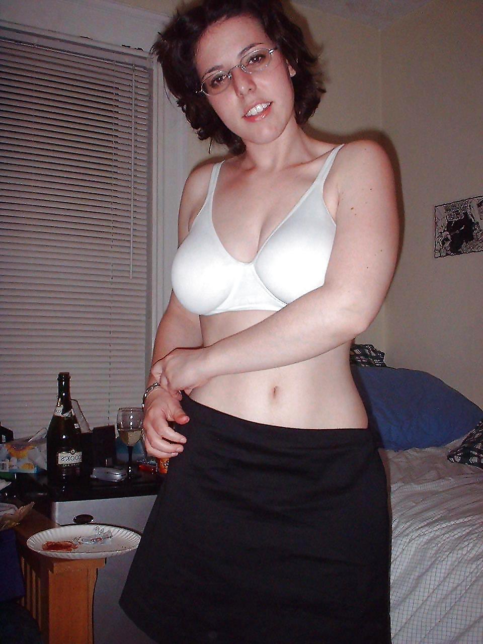 10P Titted secretary