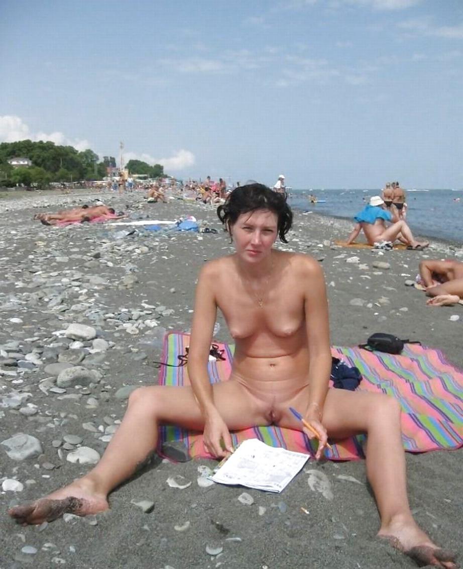 25P Nudist Beach Fun