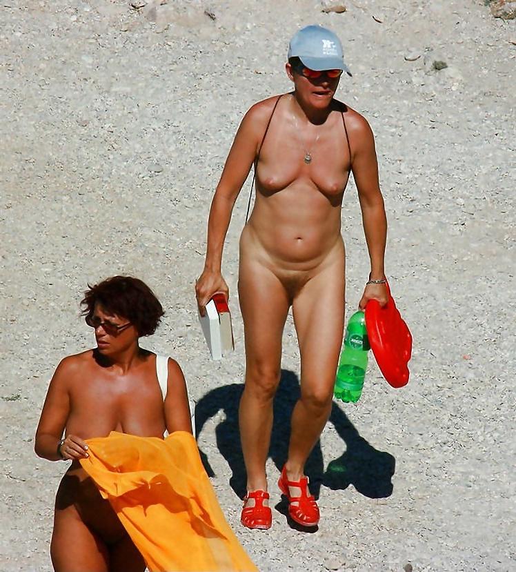 25P Nudist Beach Fun