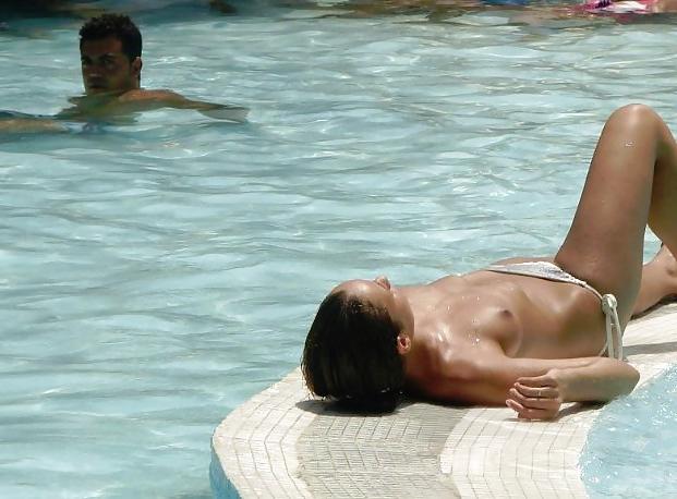 25P Private:  Girlfriend's Topless Vacation
