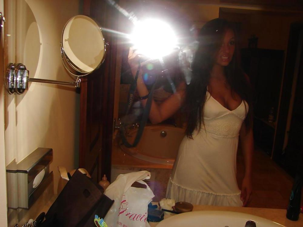25P Private:  Girlfriend's Topless Vacation