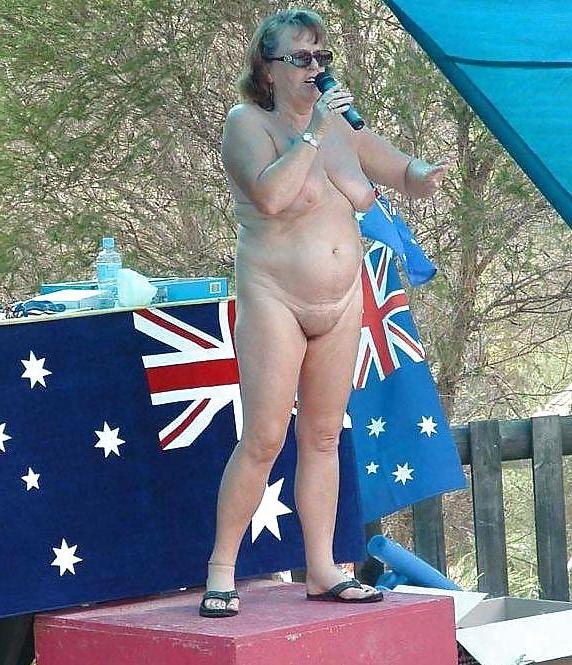 25P Mature Beach Nudists
