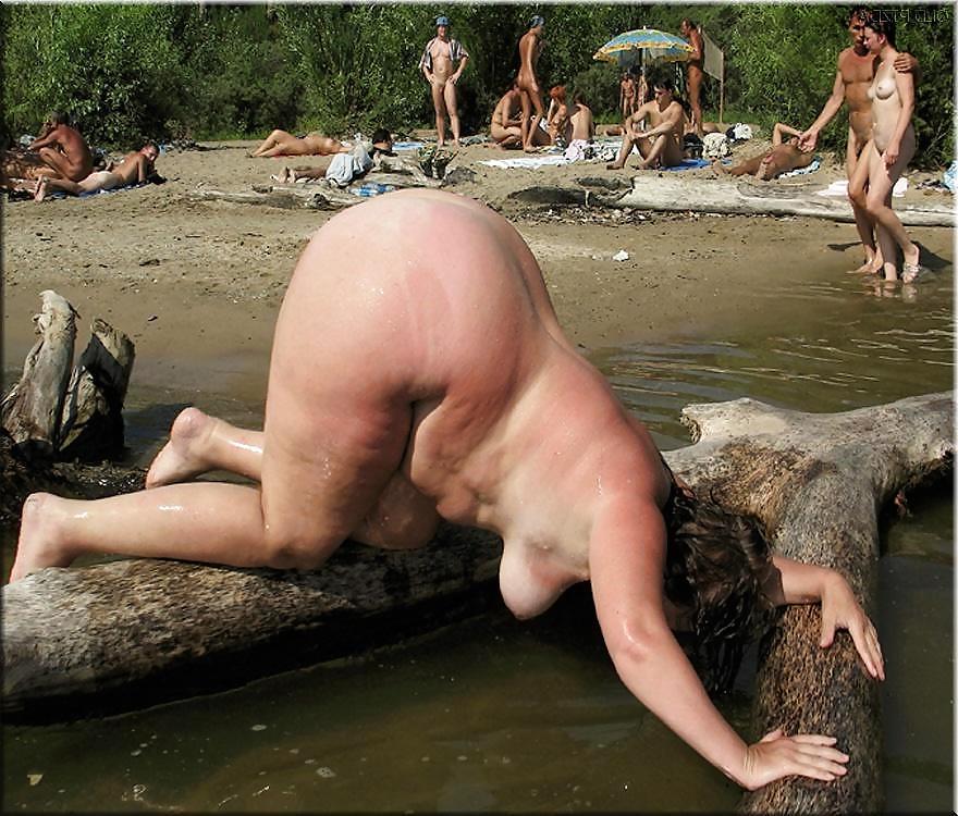 25P Mature Beach Nudists