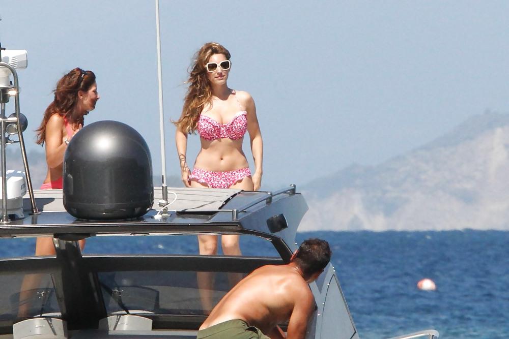 25P Kelly Brook Sexing it Up in a Pink Bikini on a Yacht Ischia