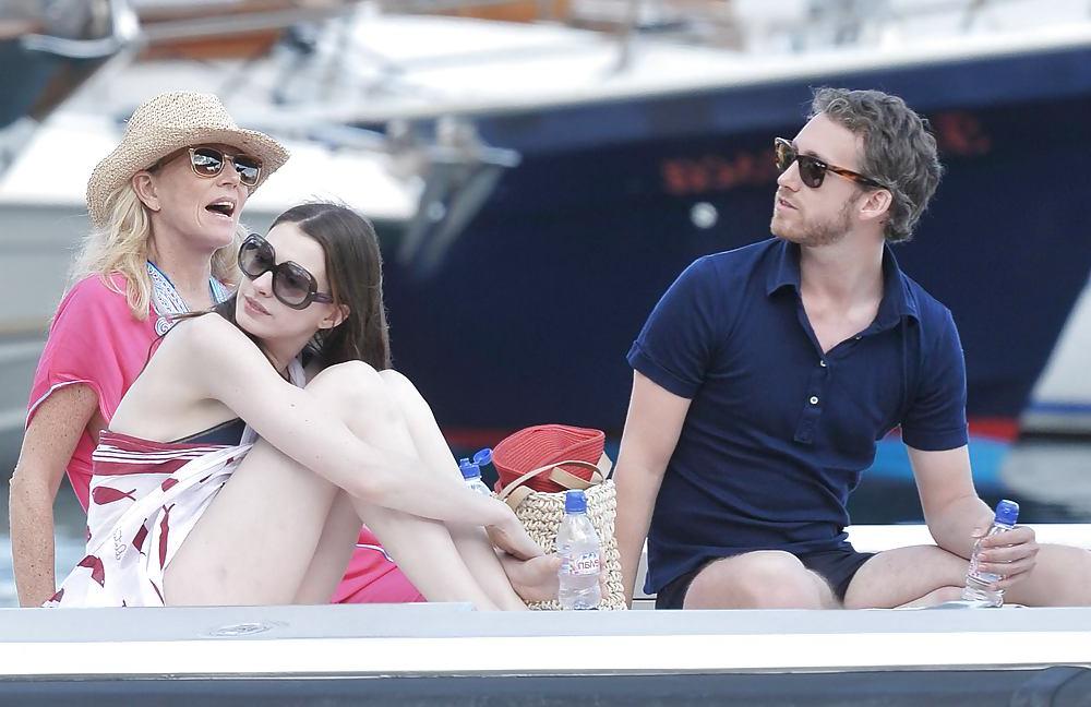 16P Anne Hathaway - Having fun on a yatch in Capri