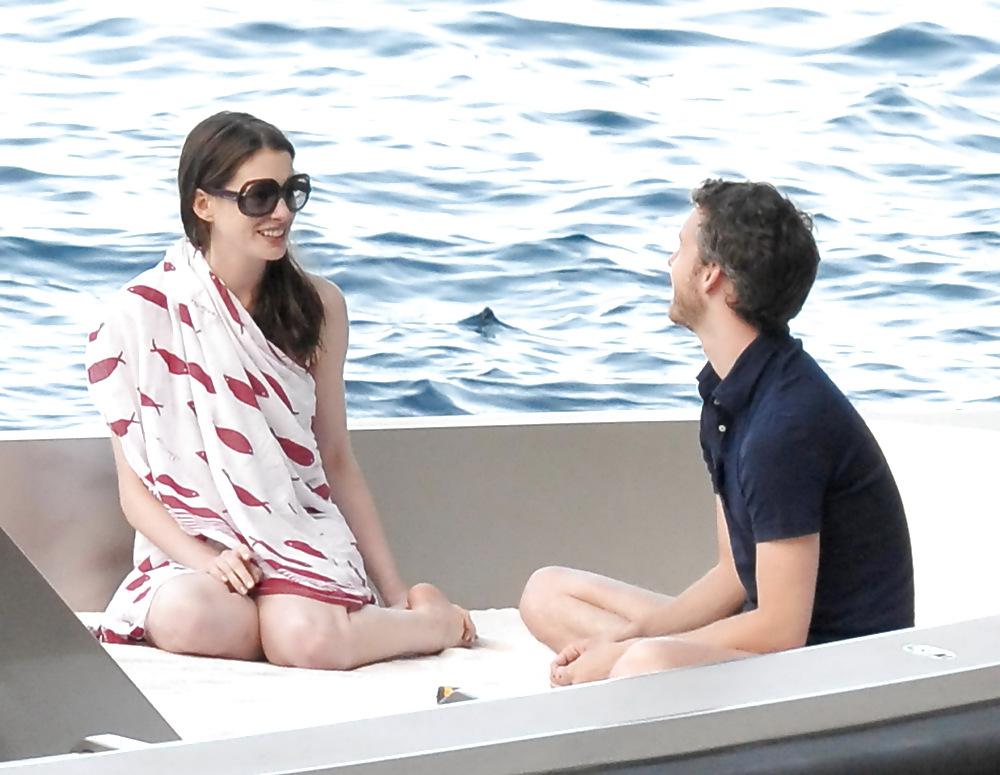 16P Anne Hathaway - Having fun on a yatch in Capri
