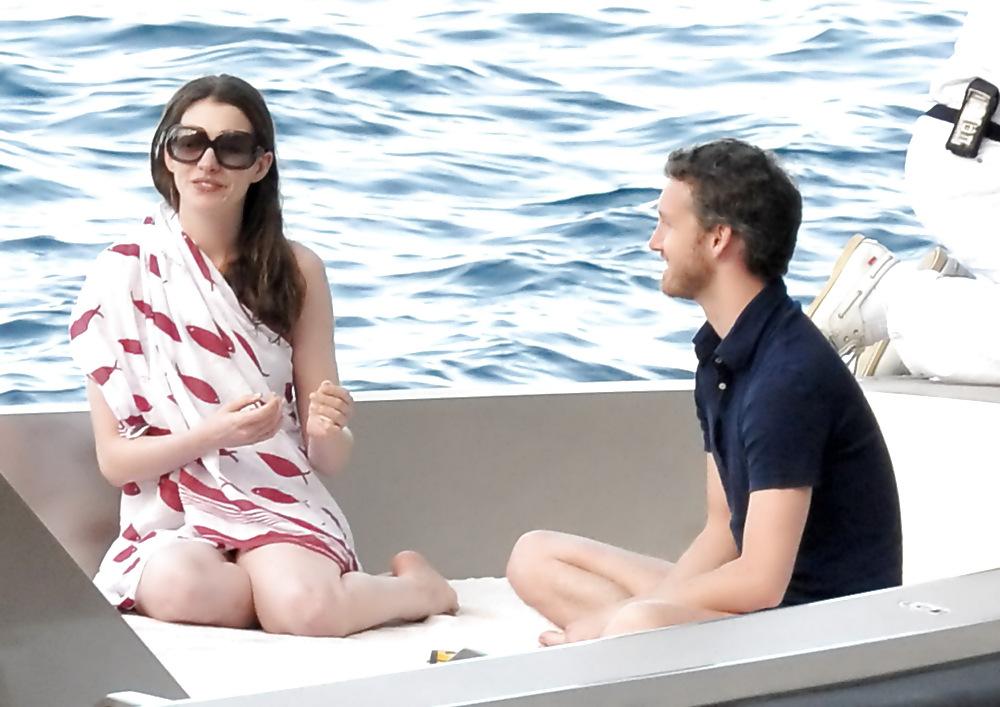 16P Anne Hathaway - Having fun on a yatch in Capri