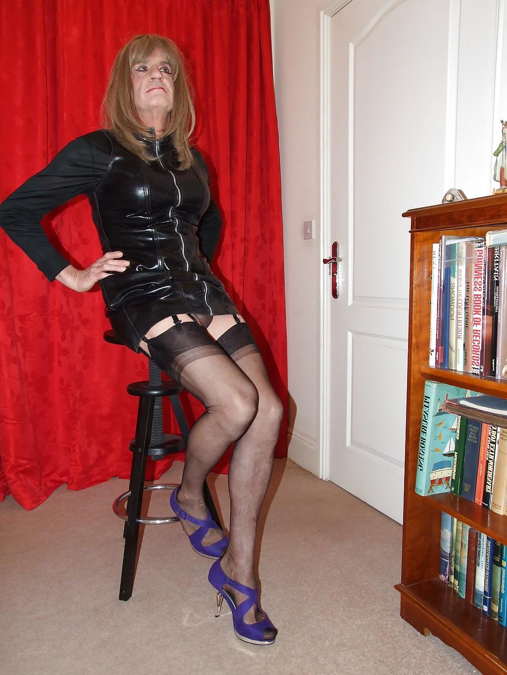 5P Rubber fully fashioned nylons,stockings,cd heavy makeup