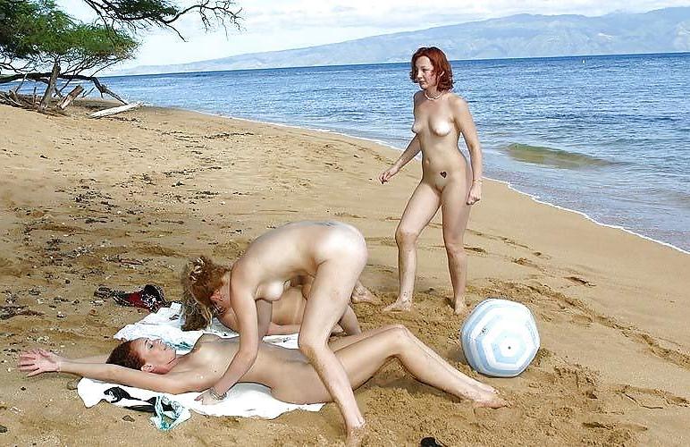 16P Four lesbians girls at the beach by Sail