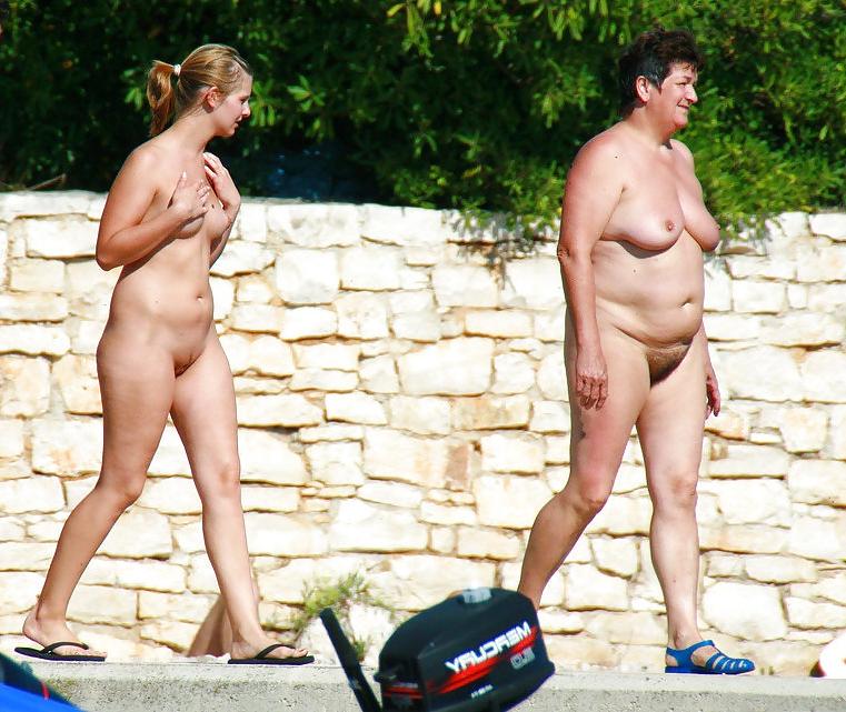 14P Naked beach 109