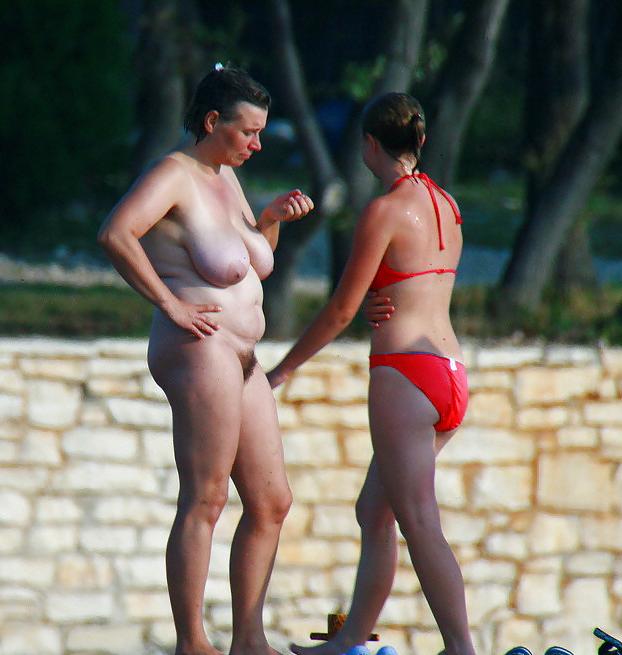 14P Naked beach 109