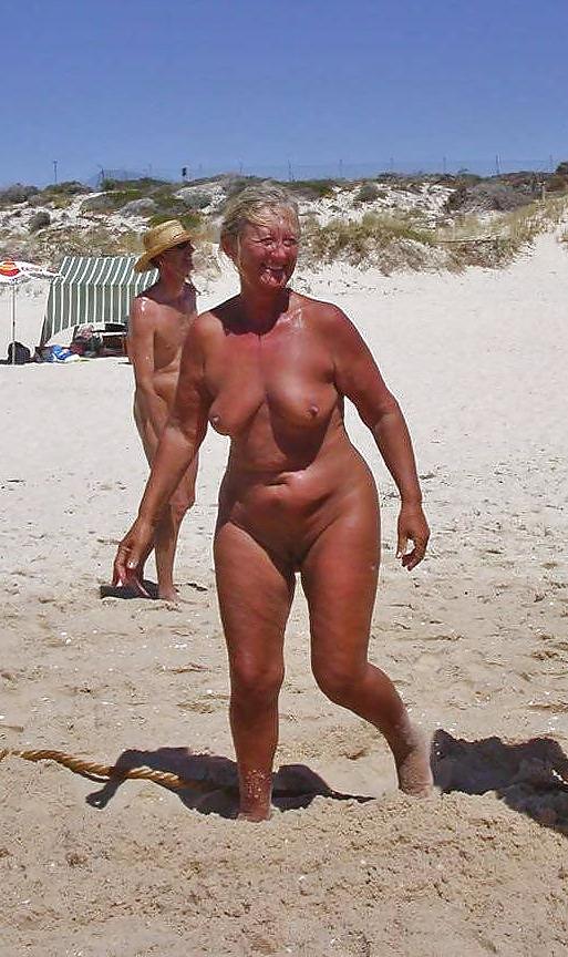 20P Busty women 7 (beach special)