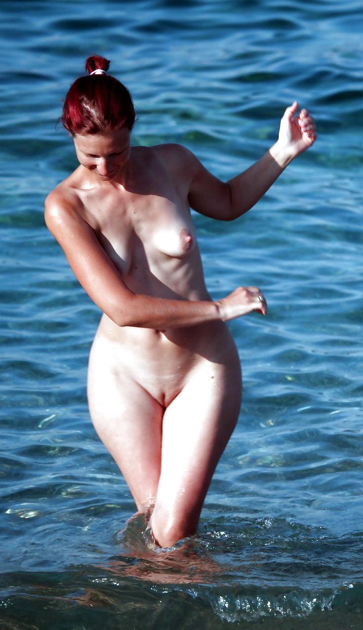 20P Naked beach 134.