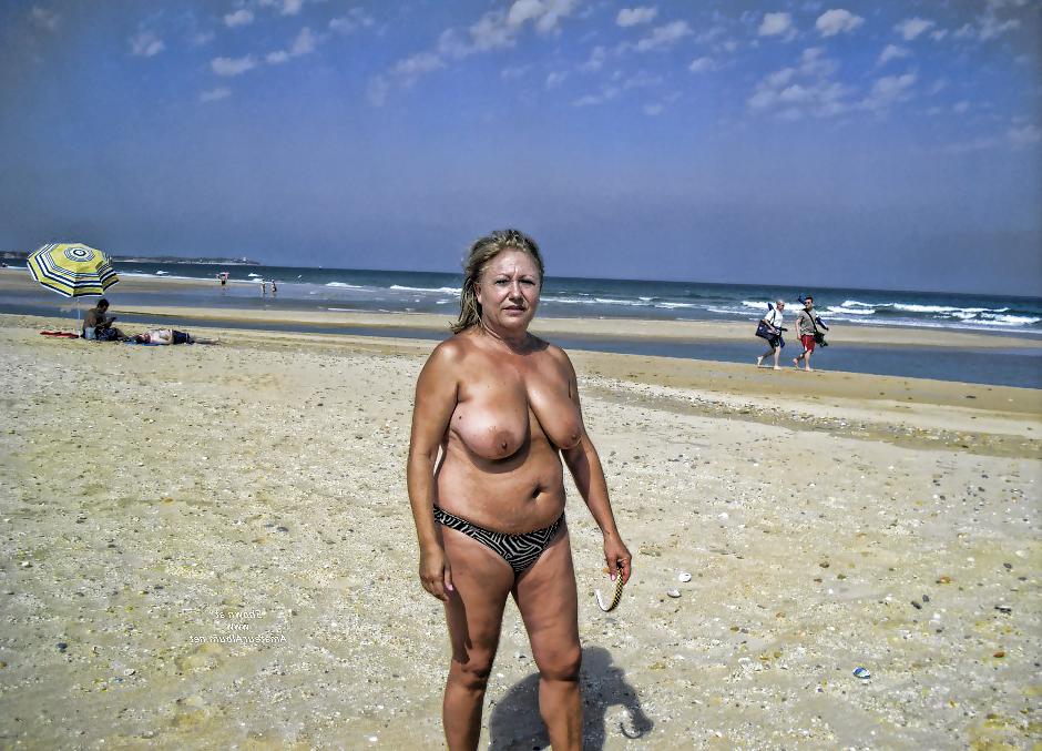25P Photoshop fun ( naked on the beach )