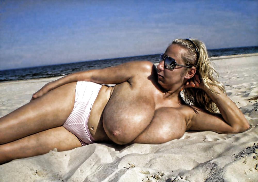 25P Photoshop fun ( naked on the beach )