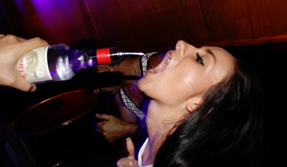 25P Exposed:  Naughty Spring Break College Girls