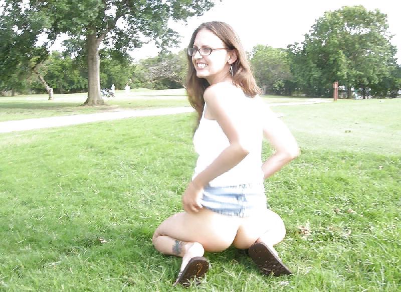 15P Babe flashing outdoor by Sail