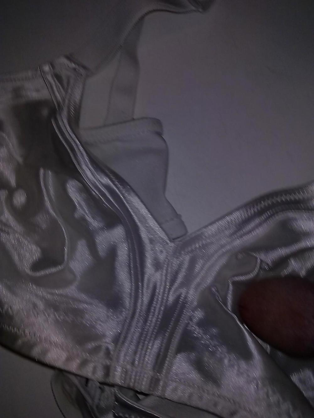 24P Geile slips und nylons