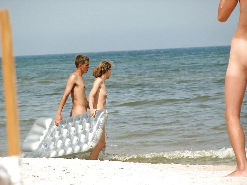25P Nudist Beach Teens
