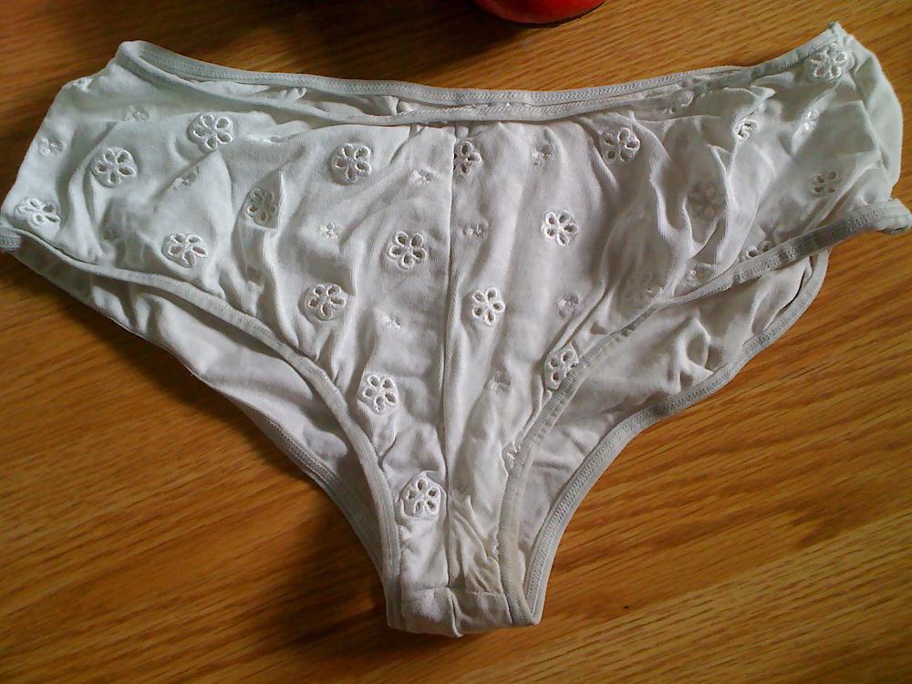 16P The Wife's Pants
