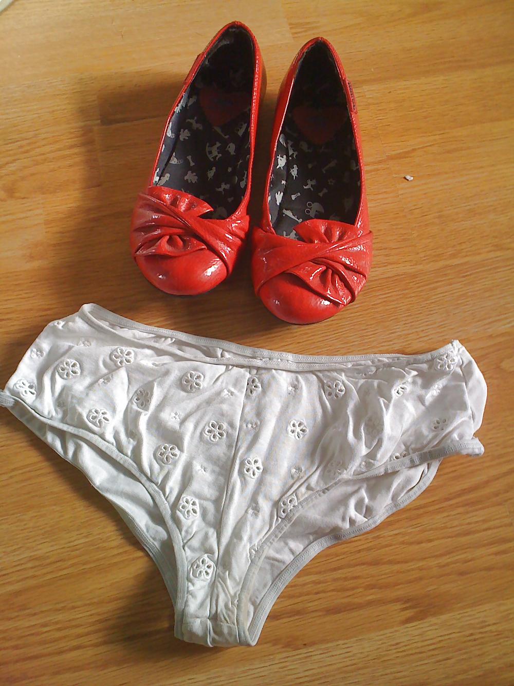 16P The Wife's Pants