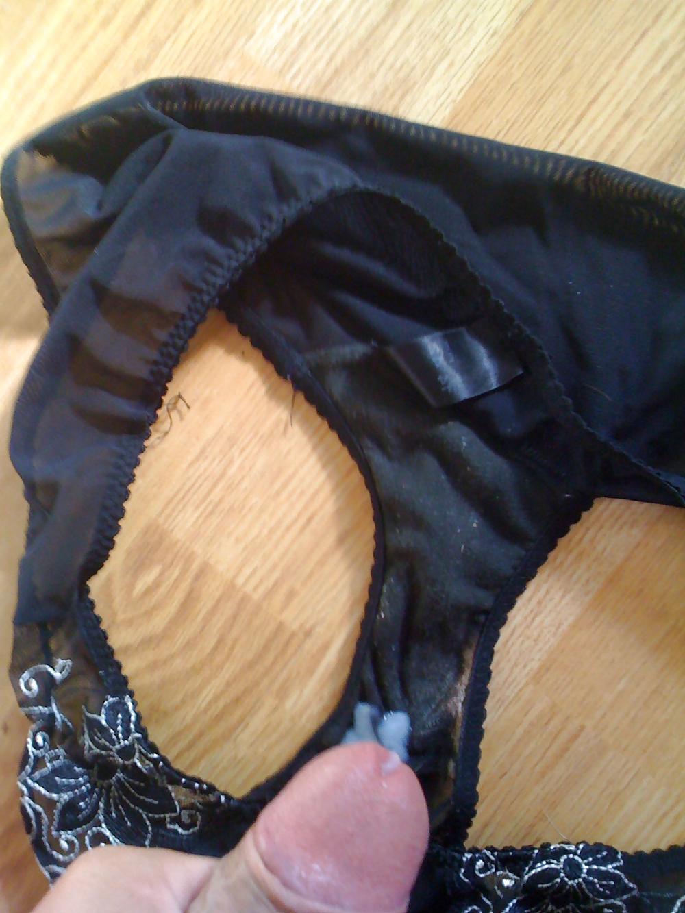 16P The Wife's Pants