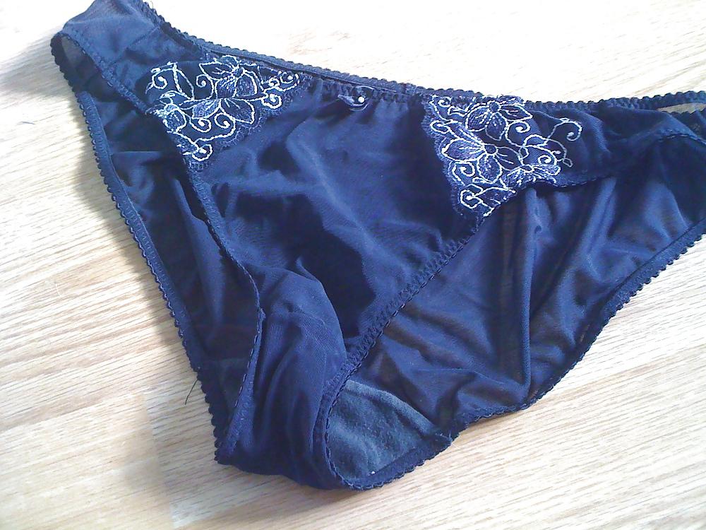 16P The Wife's Pants