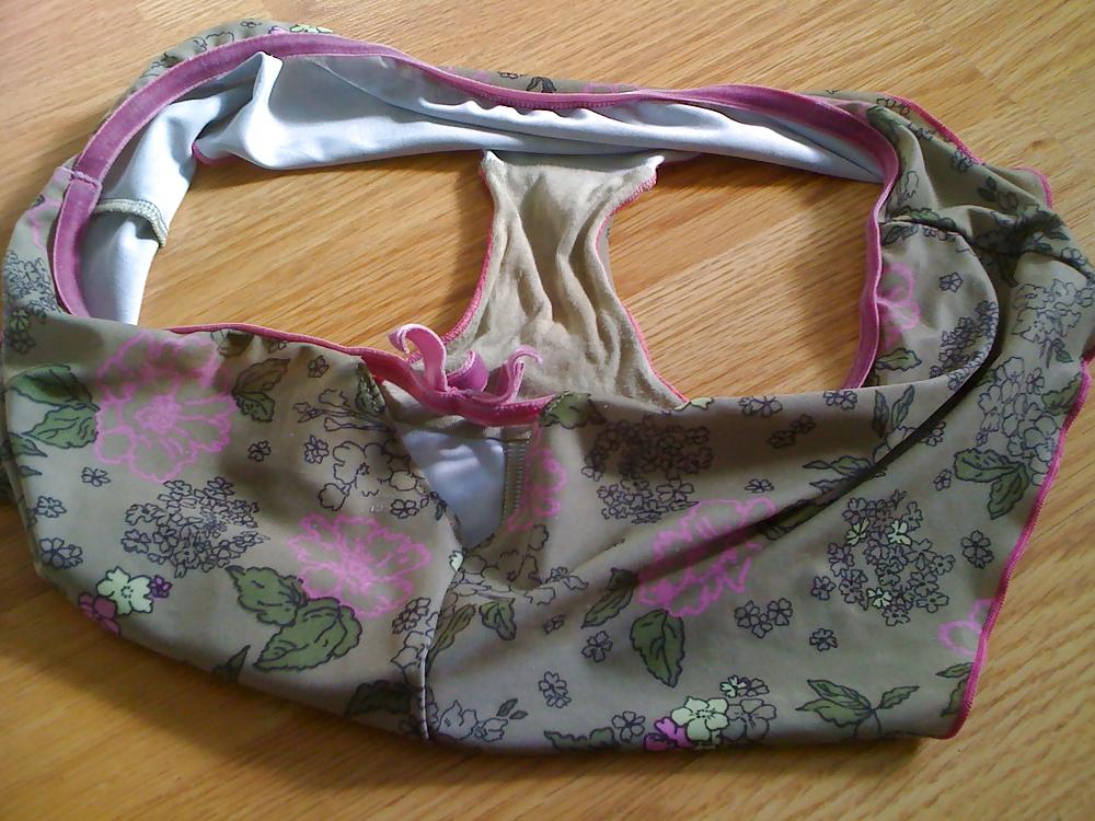 16P The Wife's Pants