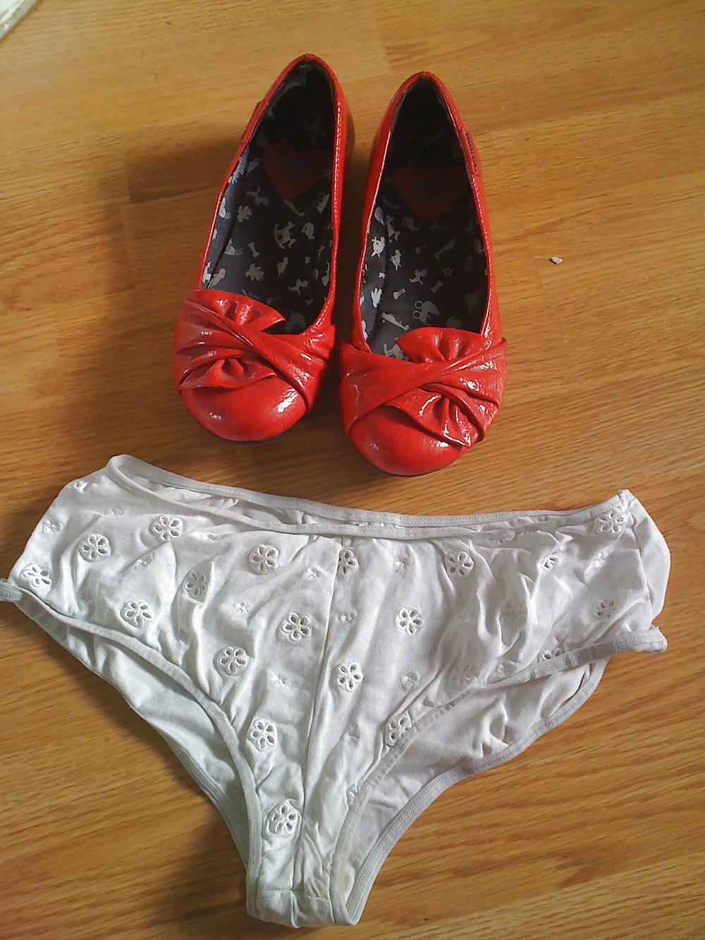 16P The Wife's Pants