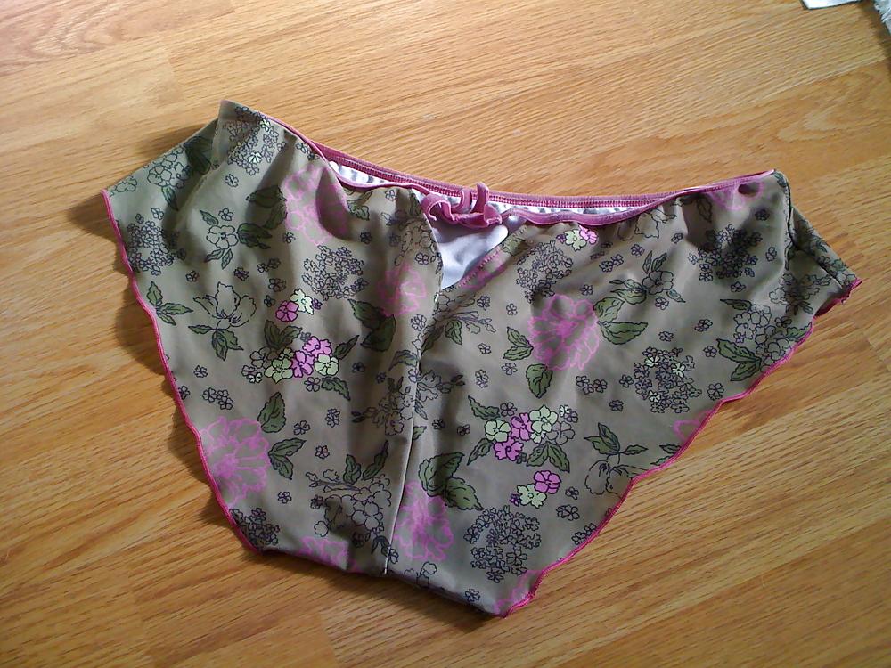 16P The Wife's Pants