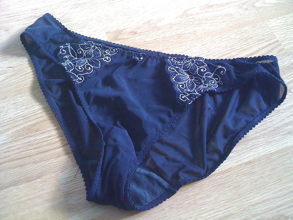 16P The Wife's Pants