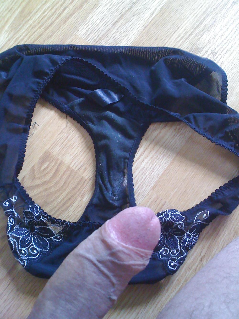 16P The Wife's Pants