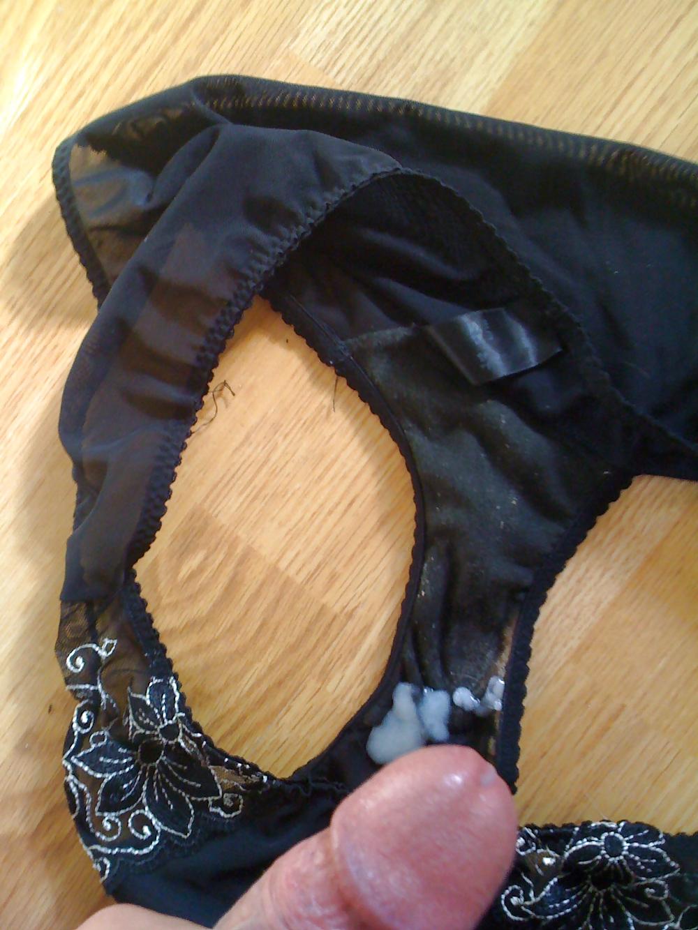16P The Wife's Pants