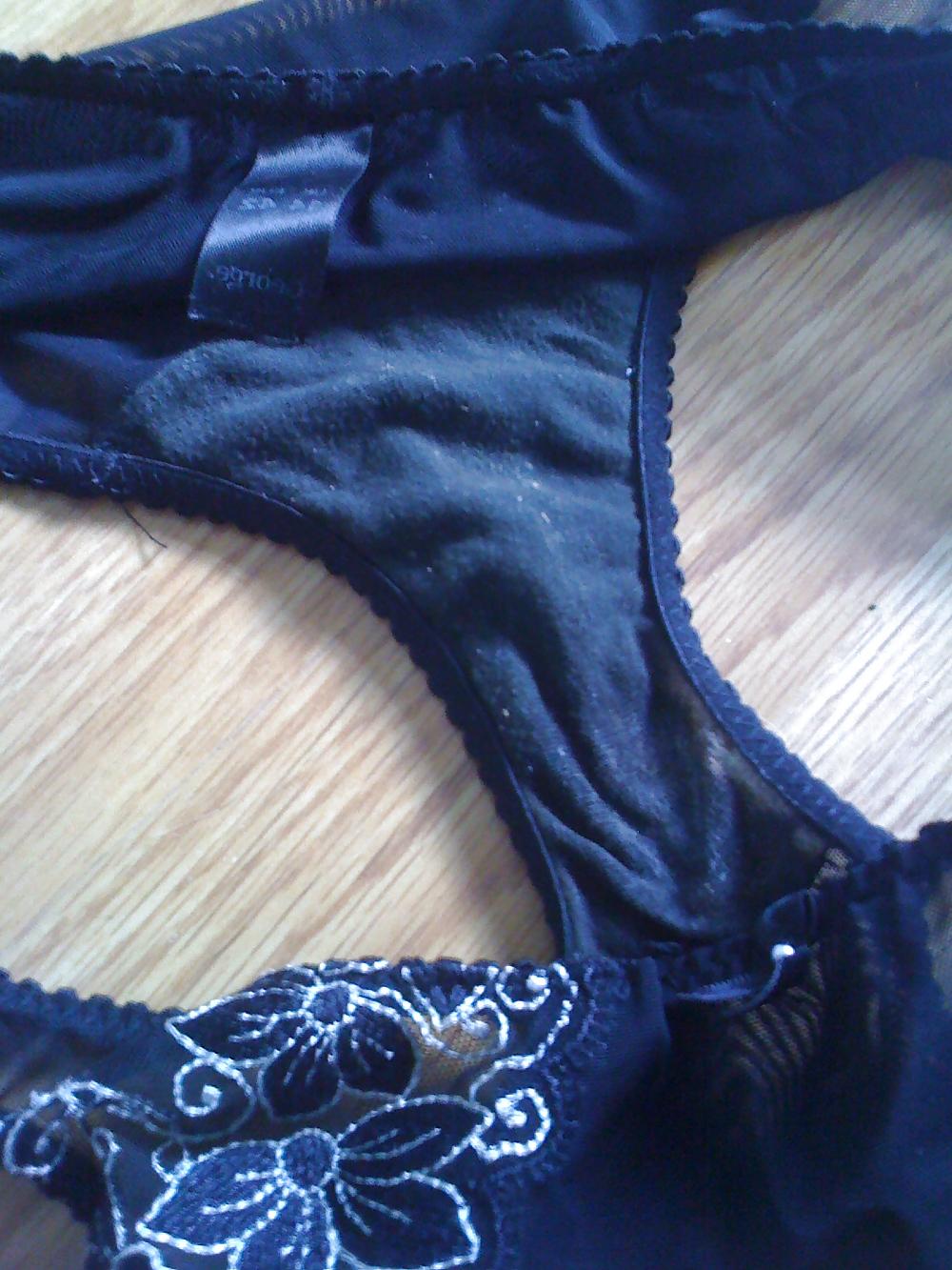 16P The Wife's Pants