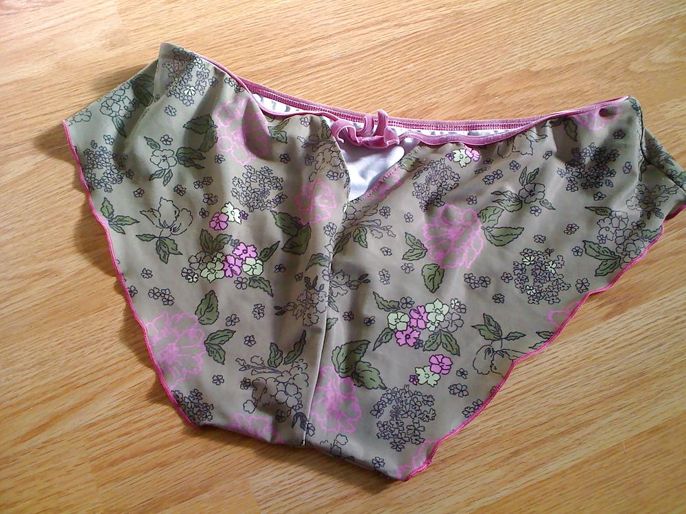 16P The Wife's Pants