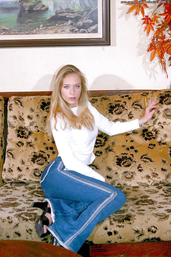16P Cute amateur babe Lucie spreading her long legs and tight pussy