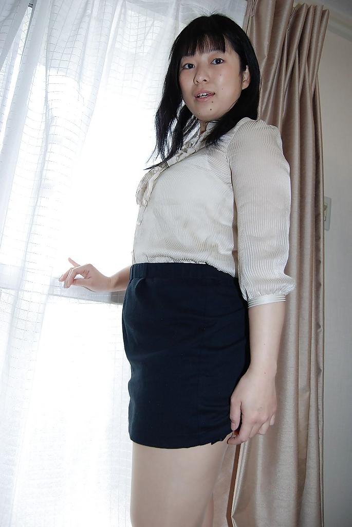 16P After a long day Asian Shinobu Kawahara likes to play with her cunt