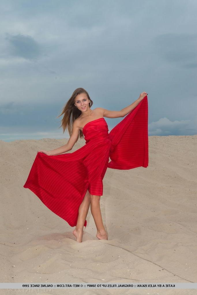 18P Teen glamour babe Katie A loosing small teen tits from dress on beach