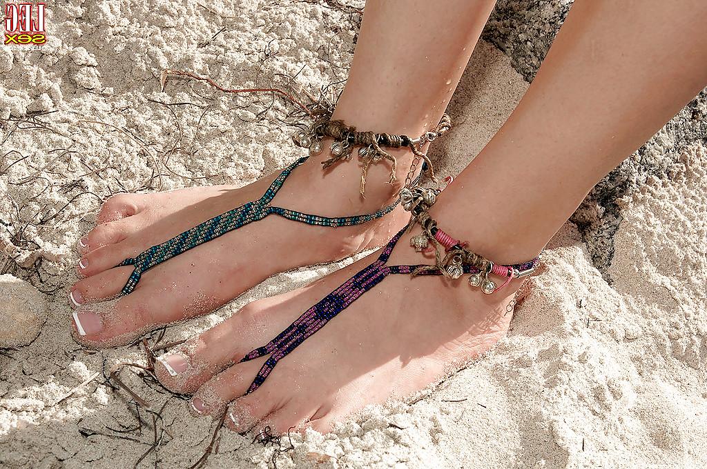 16P Blonde solo girl Michelle Honeywell showing off sexy feet on beach