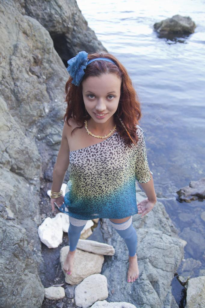 12P Skinny young Korica A spreading legs at the beach to expose hot teen pussy