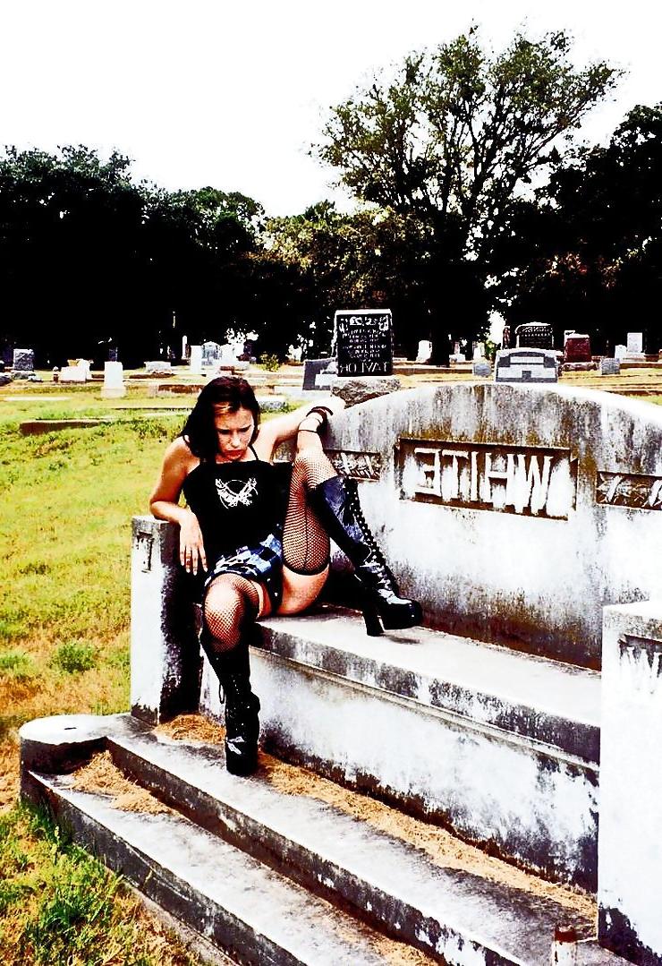 25P Flashing in graveyards