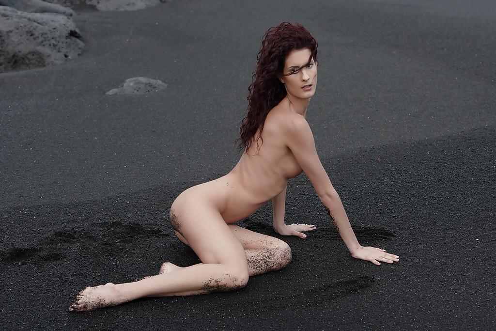 16P Terrific babe pornstar spreads her slender legs and shows her pussy