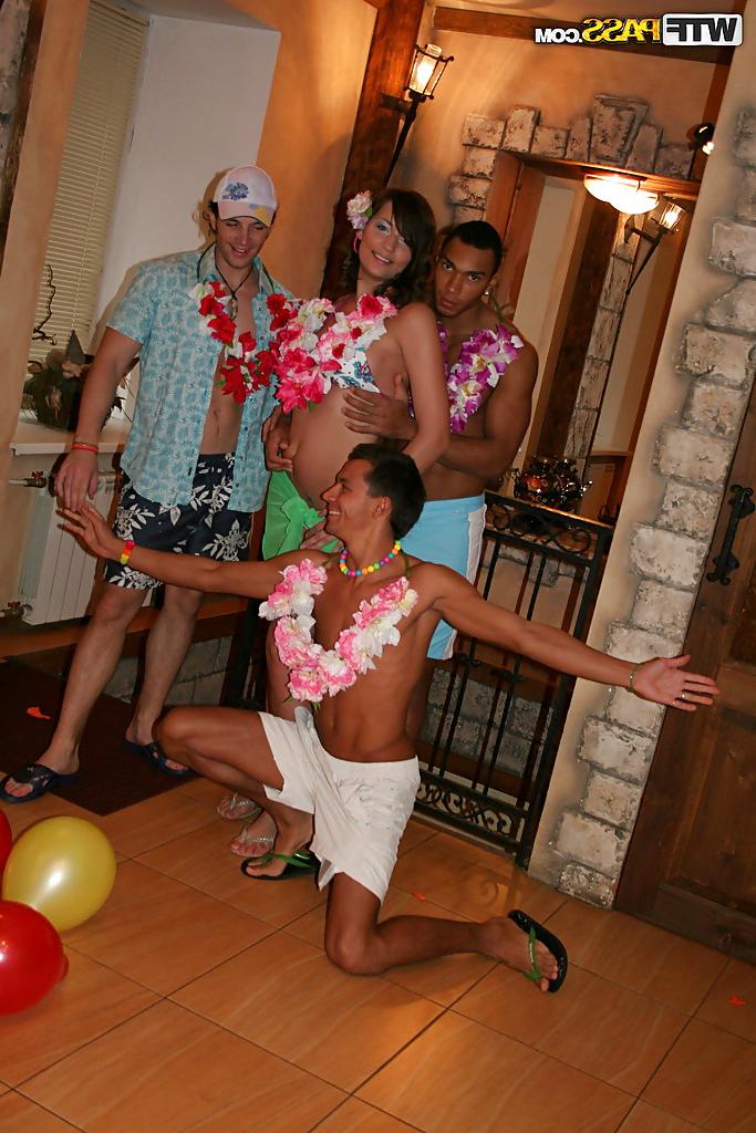 16P Drunk floosie has a foursome sex party with well-hung lads