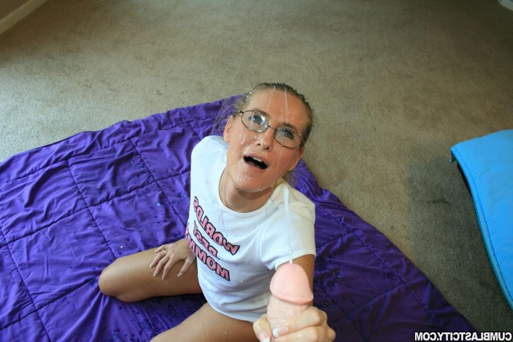 16P Lustful mature lady in glasses gives a blowjob and gets bukkaked