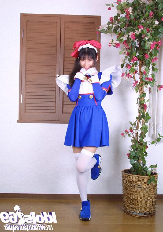 14P Seductive asian babe in christmass outfit uncovering her nice tits and bush
