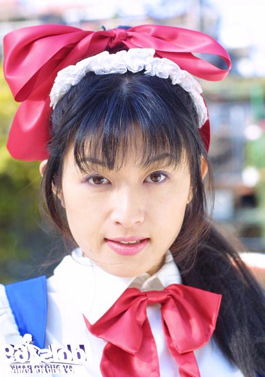 14P Seductive asian babe in christmass outfit uncovering her nice tits and bush