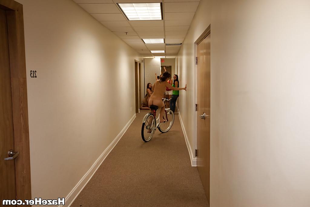 16P Reality lesbians are taking part in a coed party while naked