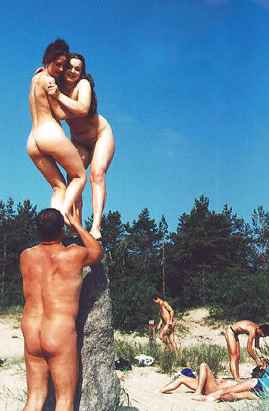 20P Naked beach 141.