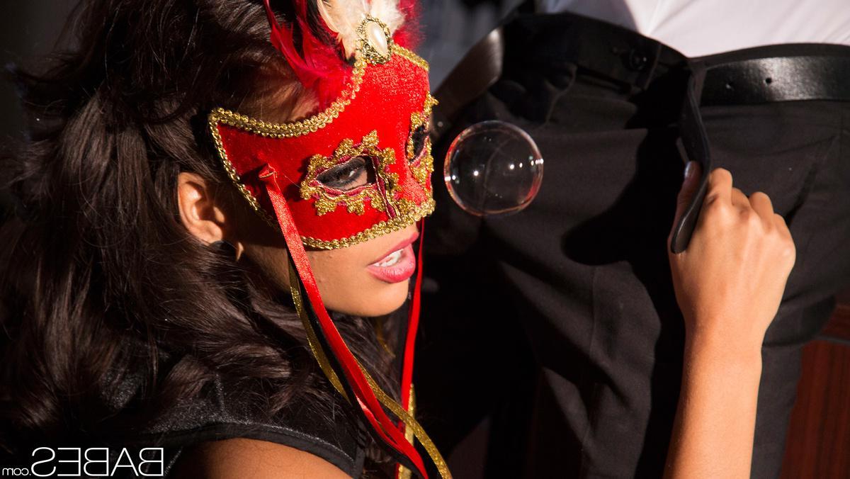 14P Cosplay attired Janice Griffith giving blowjob in mask during hardcore sex