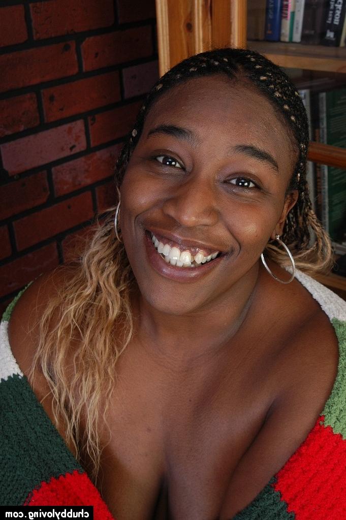 16P Fat ebony woman with huge tits Lyric provides nude solo masturbation moments